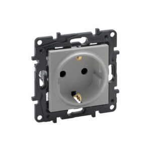 NILOE Розетка силовая 2К+З со шторками 16А, 250 В автоматические клеммы, цвет Алюминий Legrand E-PRO