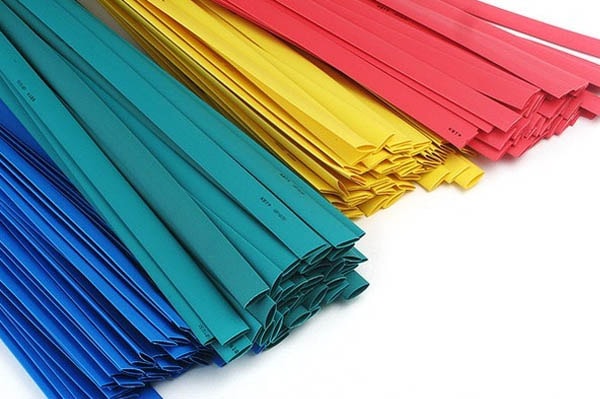 ТУТ 20/10 черная IEK (100)