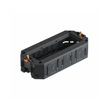 Коробка мон. UT3 для 3 роз. 45х45мм Modul45 в лючок, с наклад.,,черн.. UT3 45 3 OBO Bettermann(1)