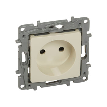 NILOE Розетка 2К с защитными шторками 16А, винтовые зажимы Слоновая кость Legrand E-PRO
