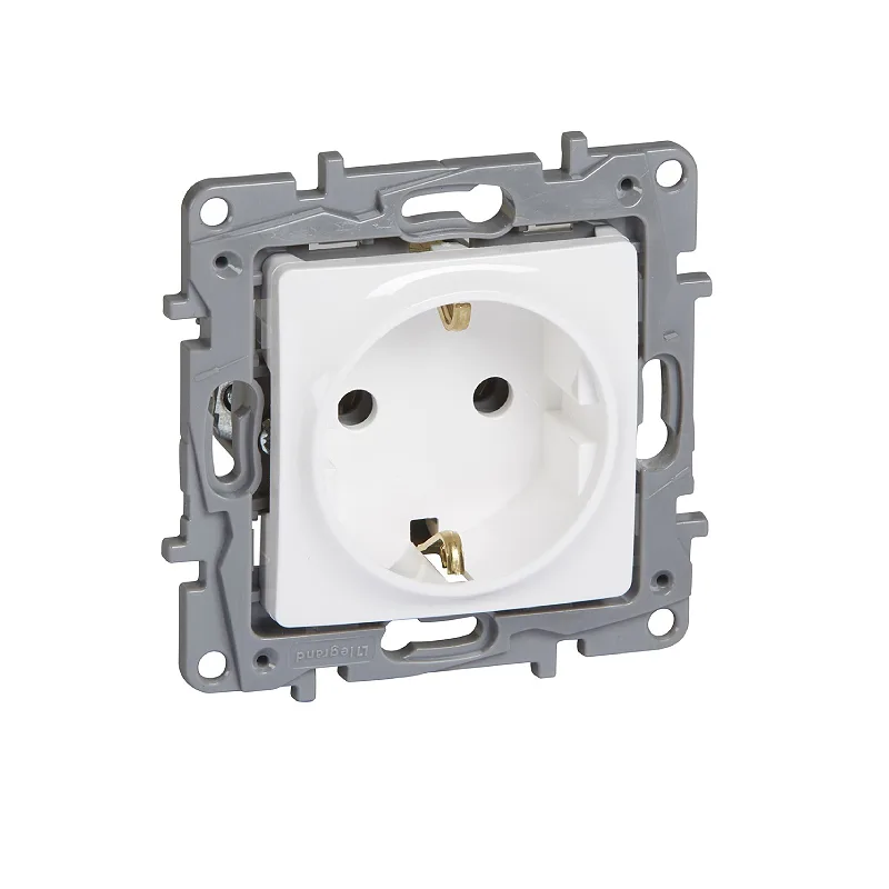 NILOE Розетка 2К+З 16А, винтовые зажимы Белый Legrand E-PRO