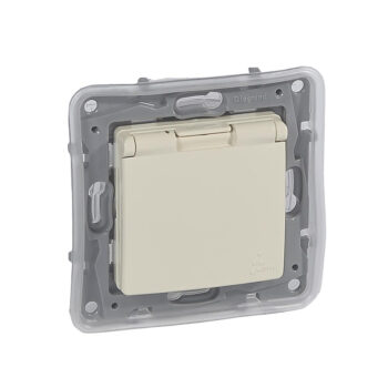 NILOE Розетка с крышкой 2К+З IP44, безвинтовые зажимы Слоновая кость Legrand E-PRO